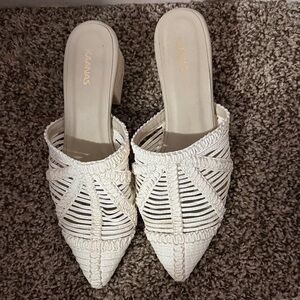 Kaanas Women's Cream Woven Mules